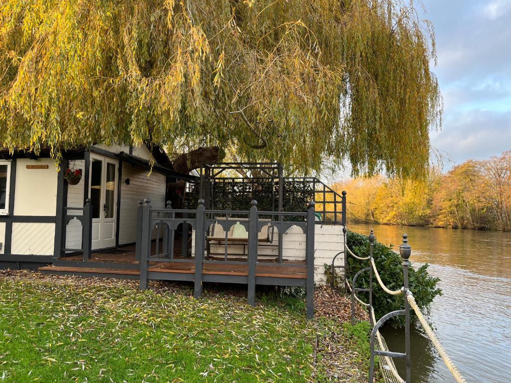 Willow Lodge