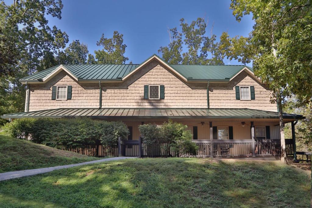 Oak Tree Lodge #3