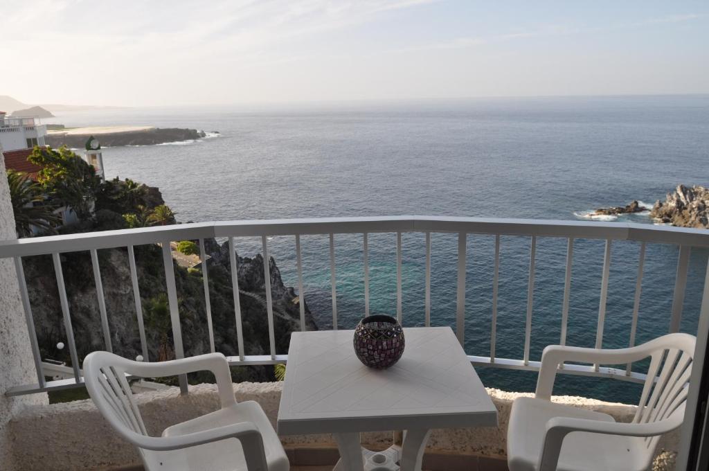 Bright Studio by the sea (Icod de los Vinos)