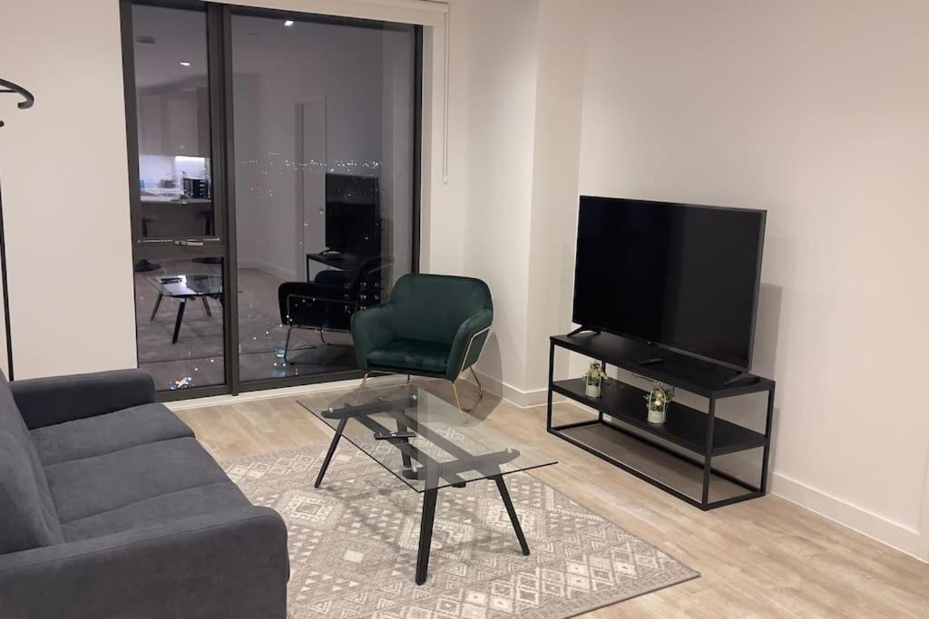 2 bedroom Luxurious Apartment in the Manchester City.