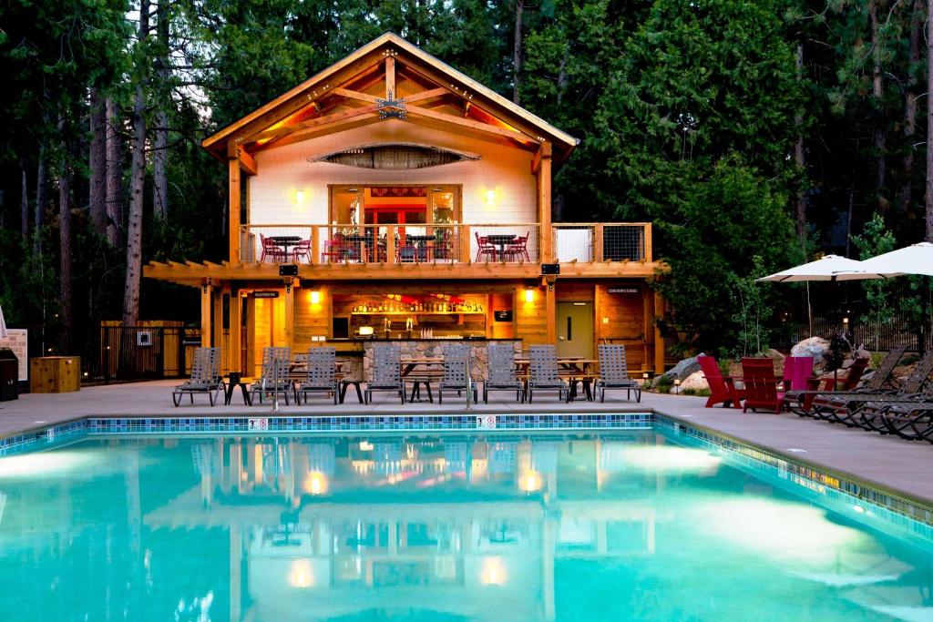 Evergreen Lodge at Yosemite (Groveland)