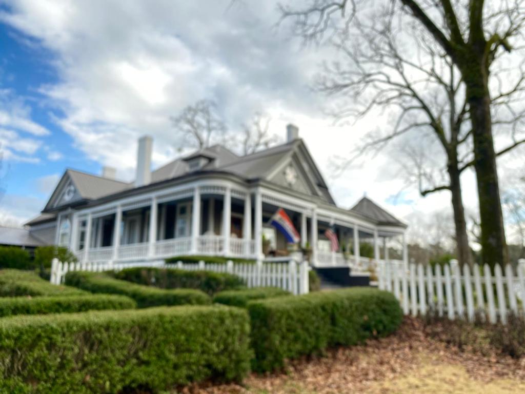 Hogan House Bed and Breakfast at Rose Hill (Hogansville)