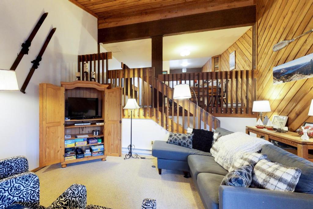 Huntington Lake Condo 12 (Lakeshore)