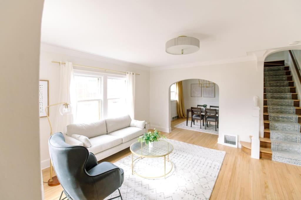 Cute Family Friendly 3 Bedroom Home in Waterbury