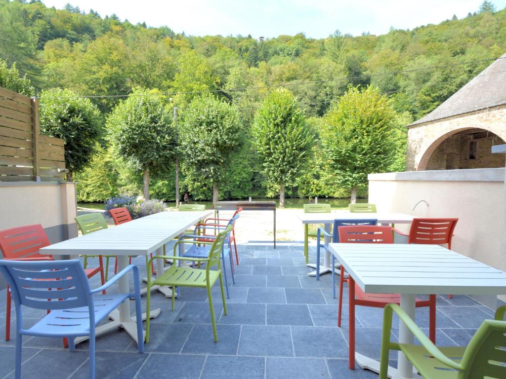 Child friendly Holiday Home in Bouillon near River