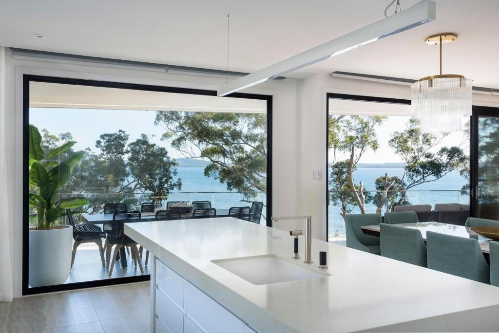 Vuetwo - Nelson Bay Beach House that is pure luxury