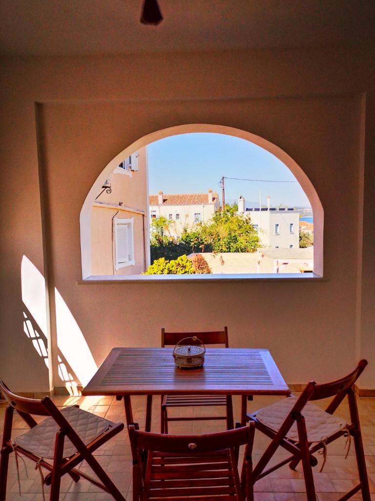 Spetses Center Comfy Apartment (Spetses)