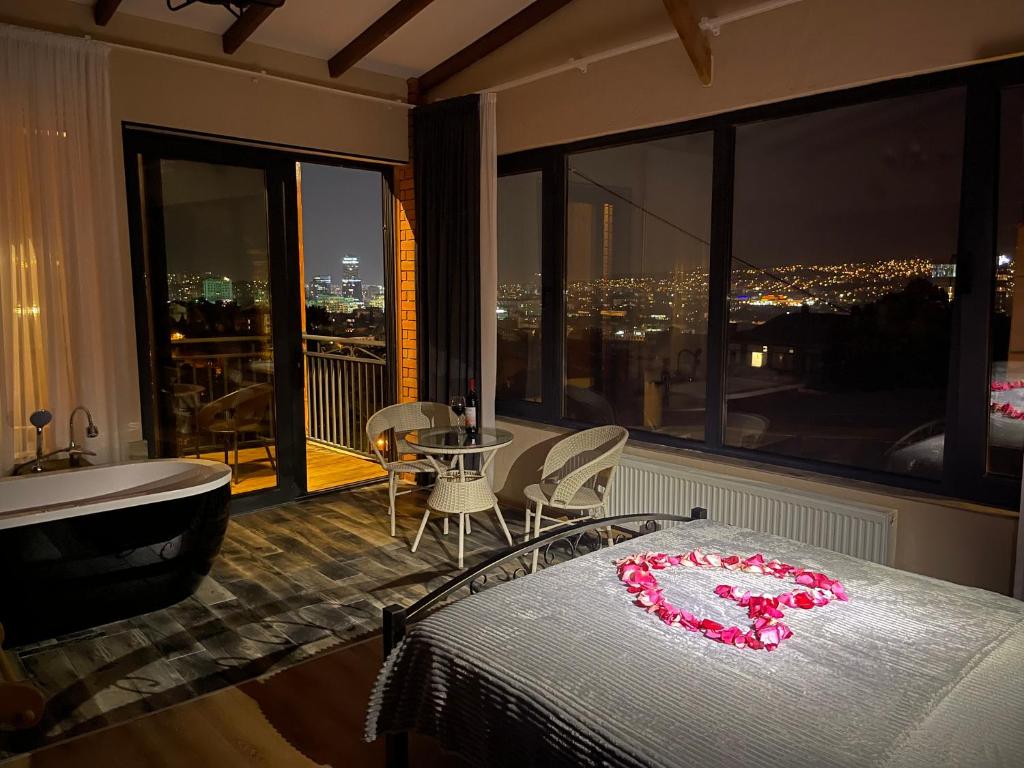 Honeymoon - Old Tbilisi