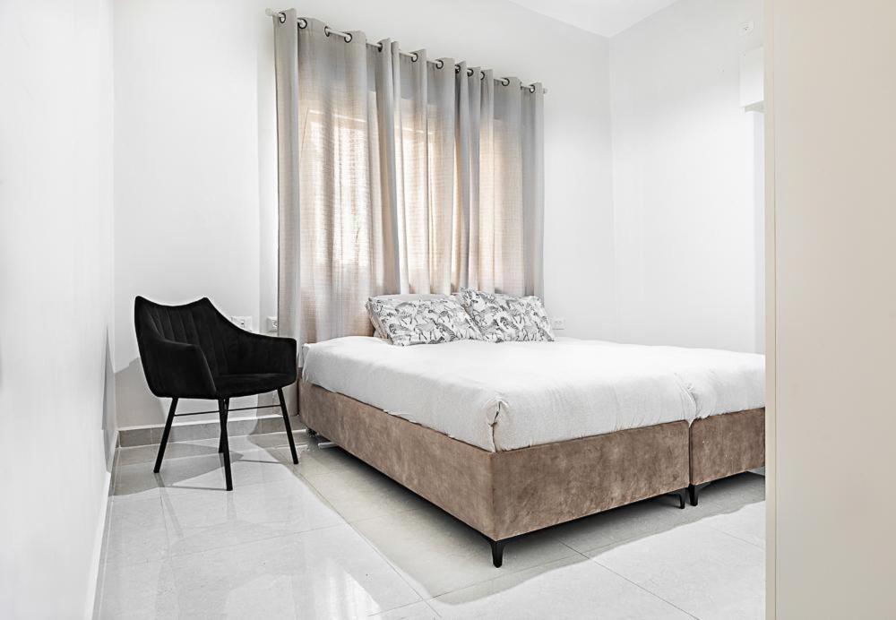 Rechavia Apartment
