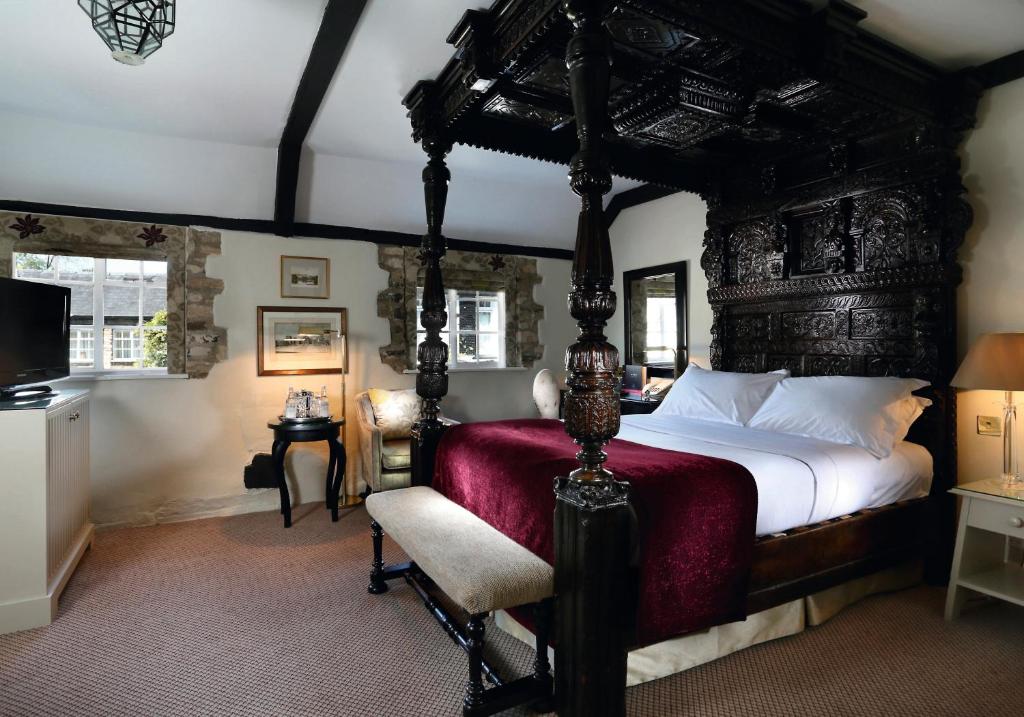 Macdonald Bear Hotel (Woodstock)