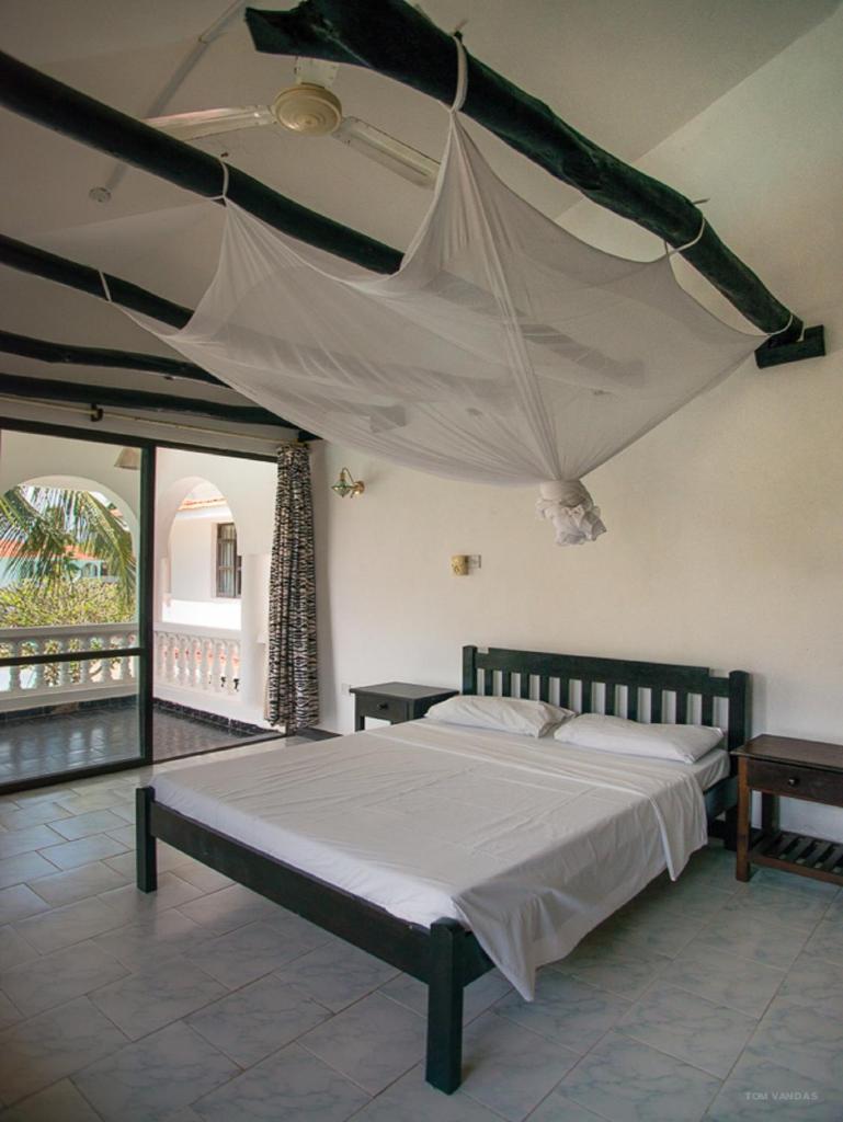 Bahari Dhow Beach Villas