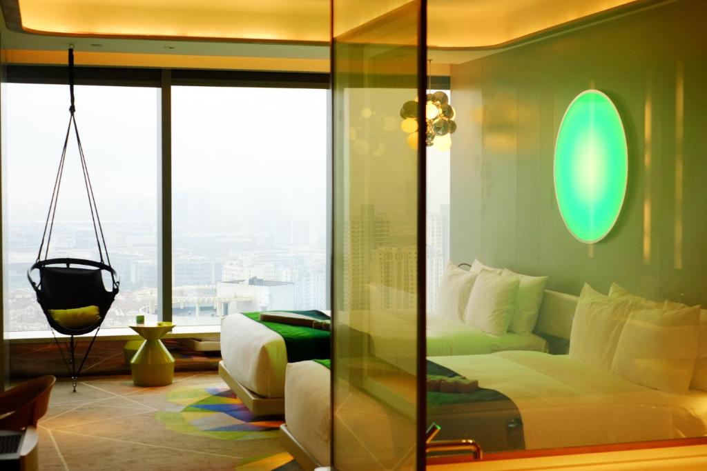W Suzhou