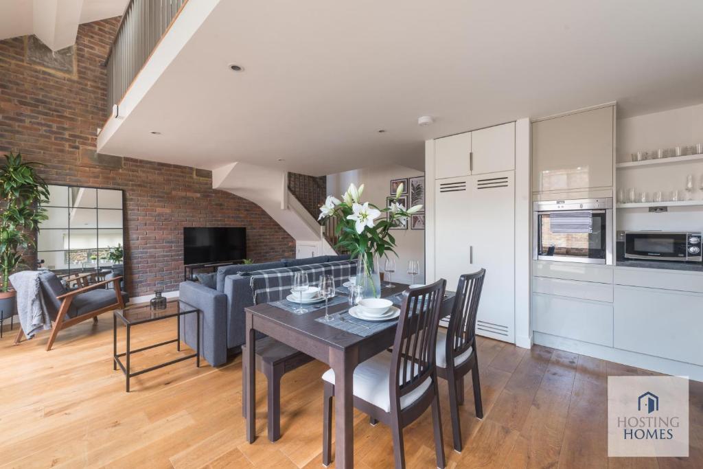 The Henley Retreat