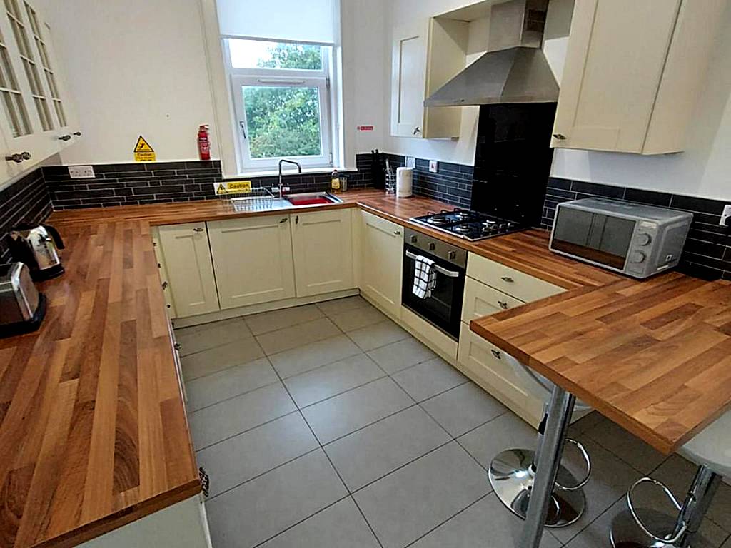 Maze Serviced Apartment