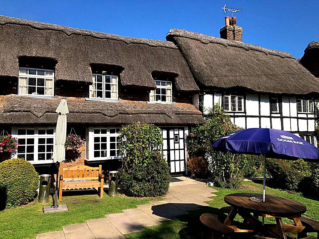Old Hunters Lodge (Whipsnade)