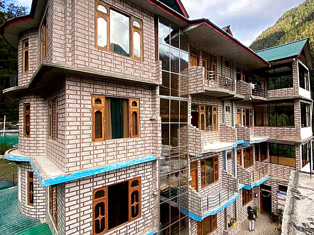 Majestic Mountain Bhaiji Guest House