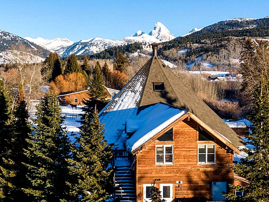 Teton Teepee Lodge (Alta)