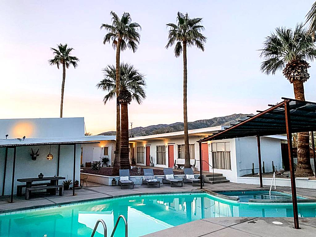 Miracle Manor Boutique Hotel & Spa (Desert Hot Springs)