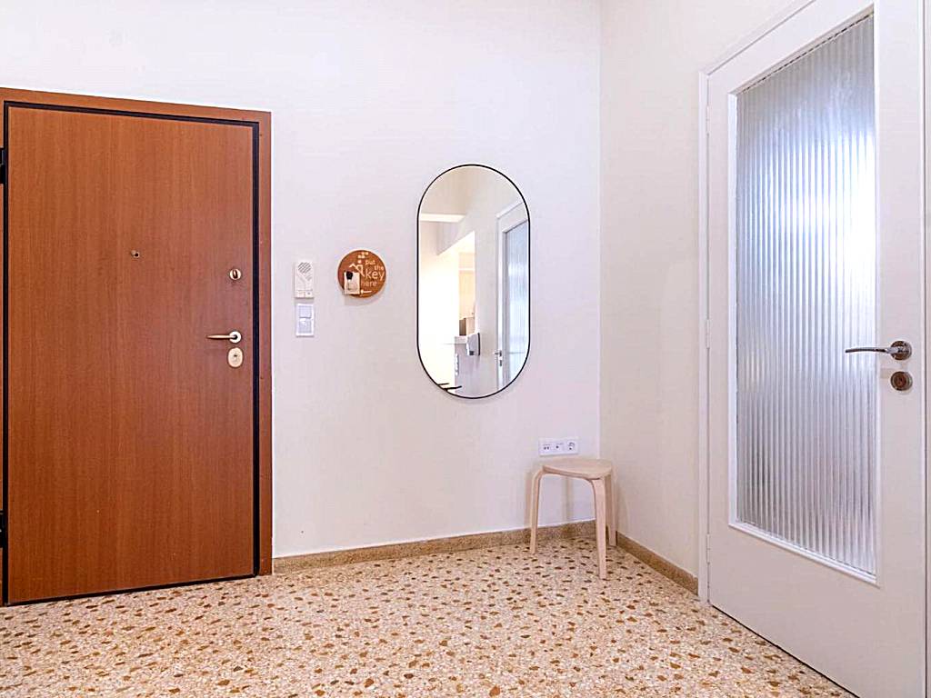 Mar25 by Smart Cozy Suites - In the heart of Athens - 9 minutes from metro - Available 24hr