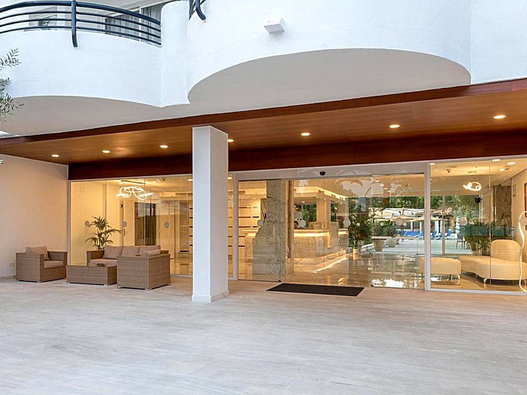 Aparthotel Alcudia Beach