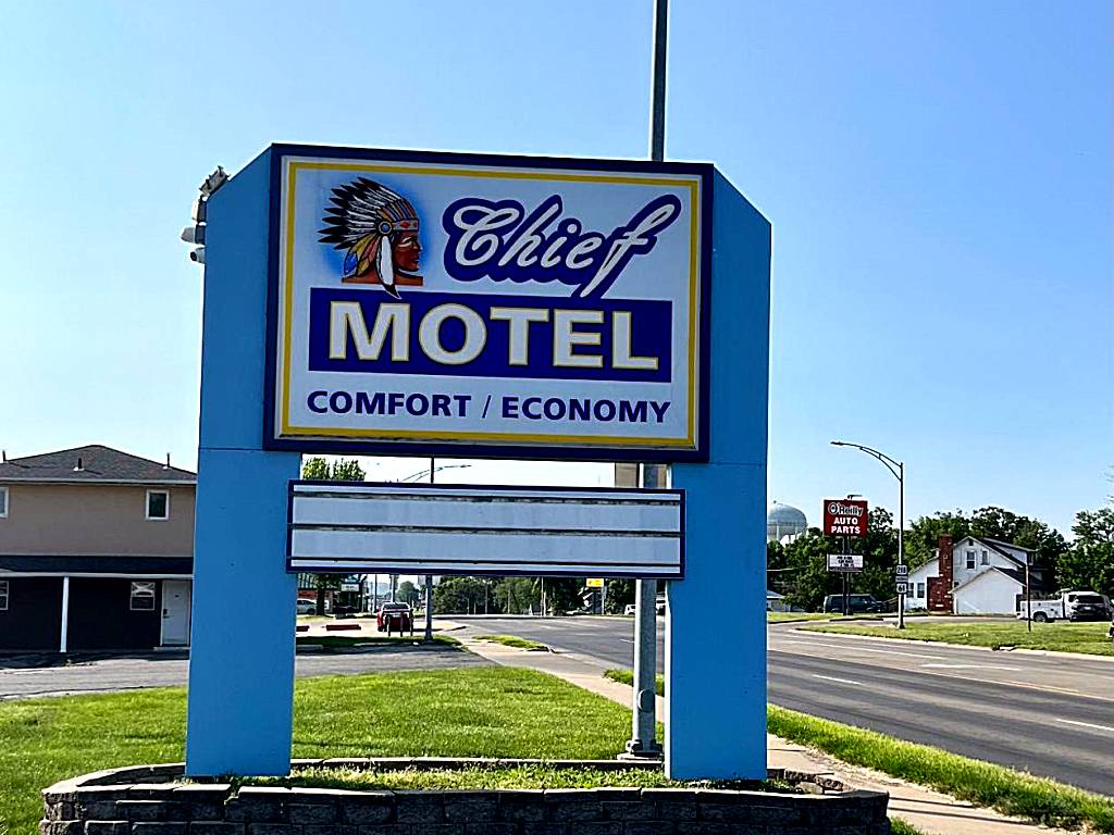 Chief Motel (Keokuk)