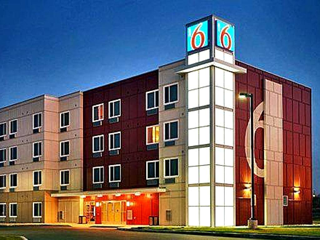 Motel 6-Swift Current (Swift Current)