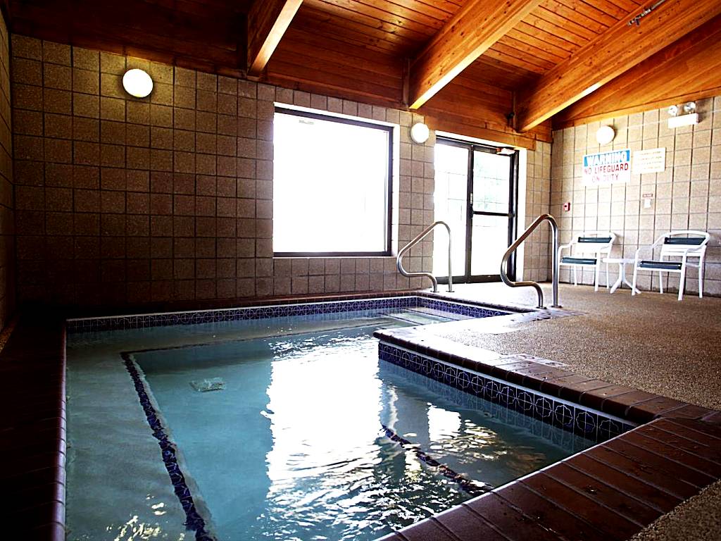AmericInn by Wyndham Okoboji (Okoboji)
