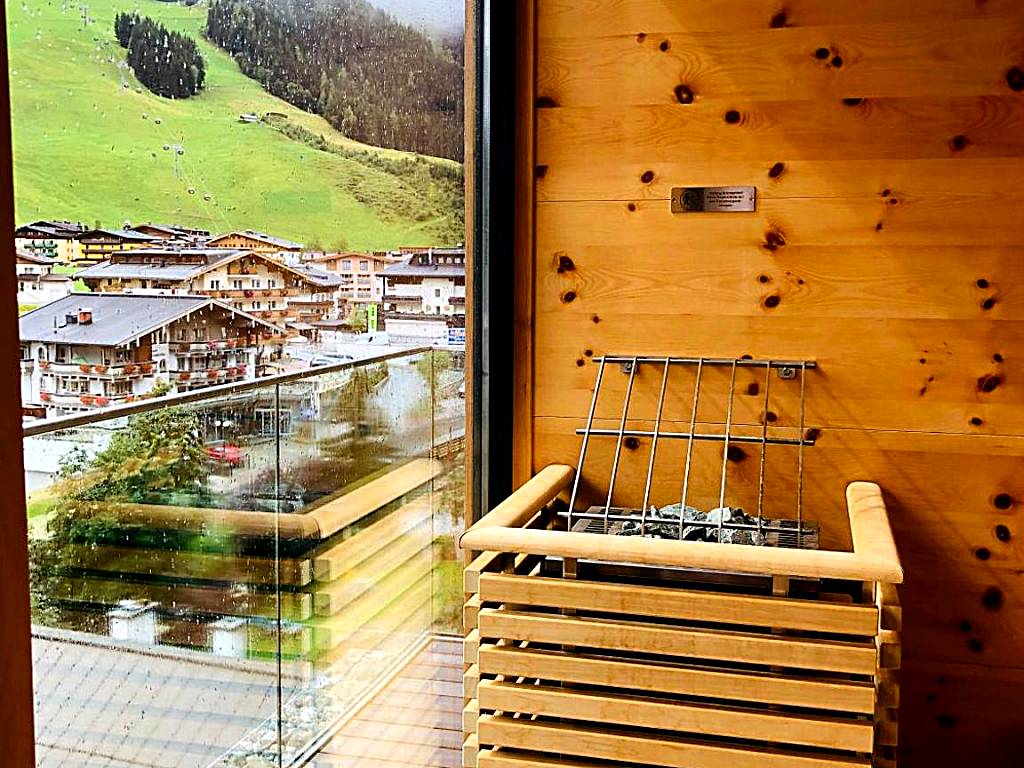 THOMSN-Alpine Rock Hotel