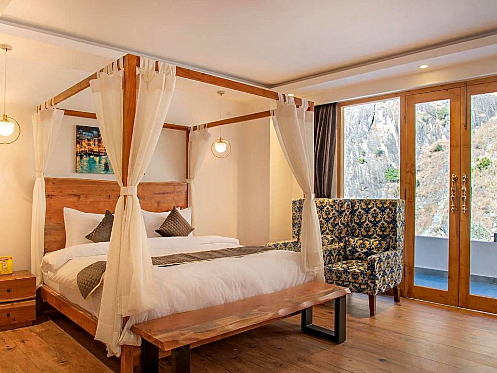 Echor Palm Bliss Riverside Resort & Spa Kasol: Suite with River View