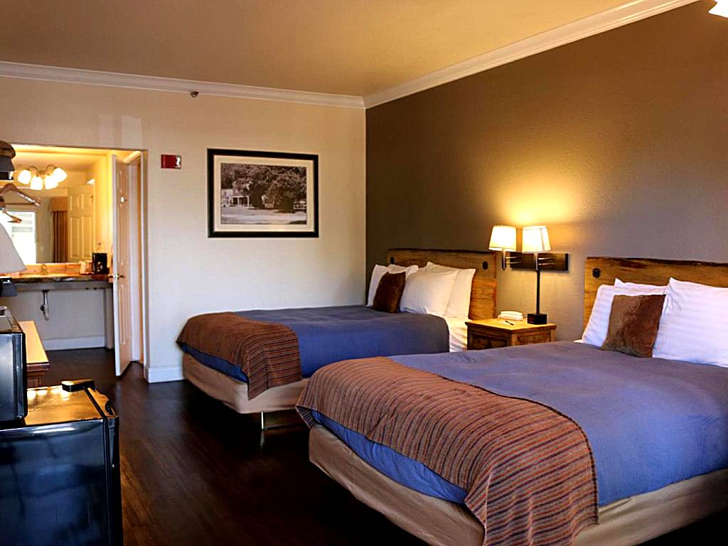 Historian Inn: Queen Room - Disability Access - Pet Friendly (Gardnerville)