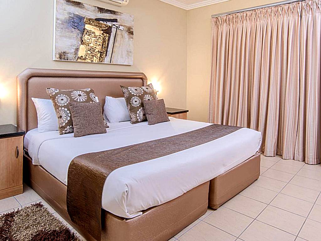 The Cycad Lodge & Chalets: Deluxe Two-Bedroom Apartment with Garden View