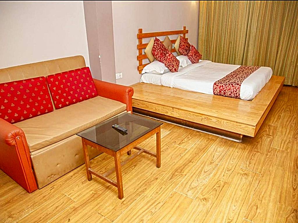 Hotel Maneck Residency: Super Deluxe Double Room