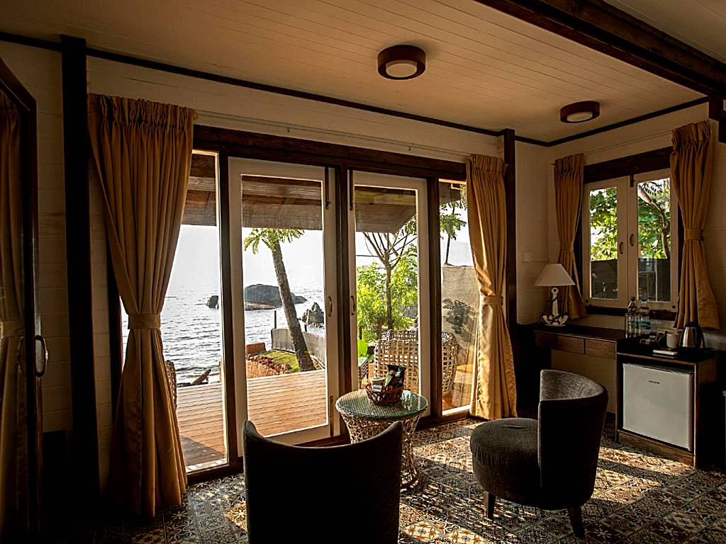 The Ark Comforts: Deluxe Double Room with Sea View Jacuzzi (Palolem)