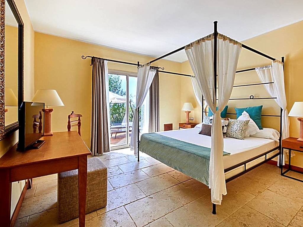 Pula Suites Boutique Resort: Deluxe Suite (2 Adults + 1 Child) (Son Servera)