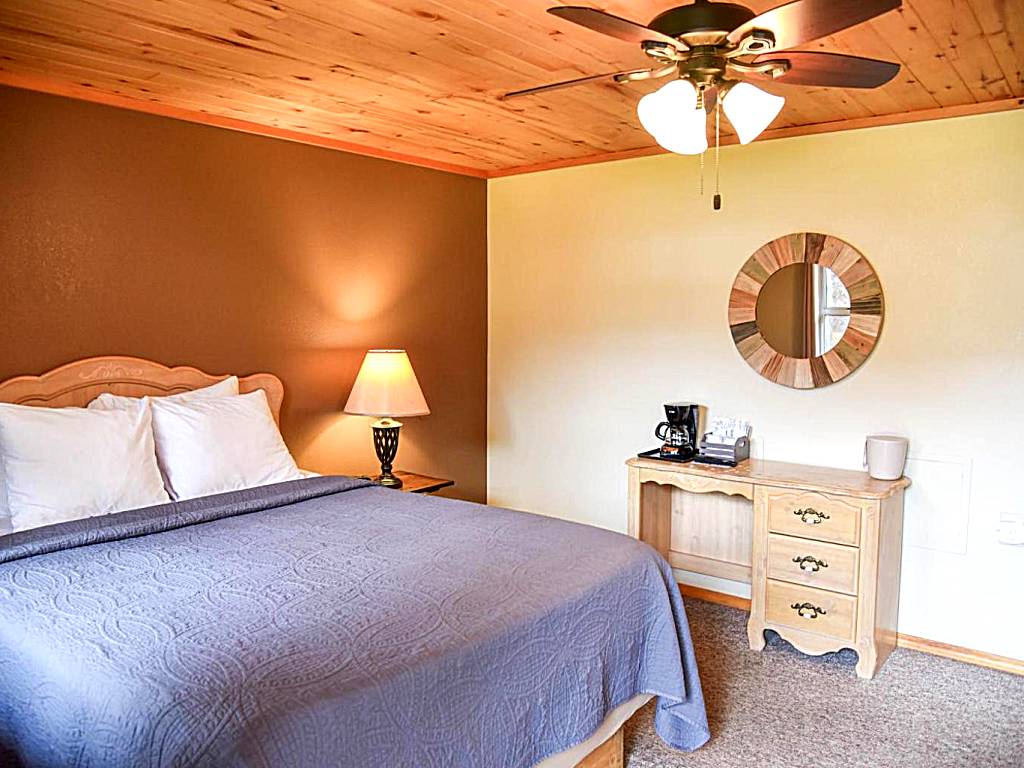 Alpine Lodge Red River: Small Double Room (Red River)
