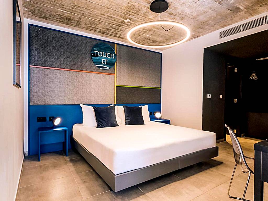 IKYK Hotel- IK Collection: Deluxe Double or Twin Room with Spa Bath - single occupancy