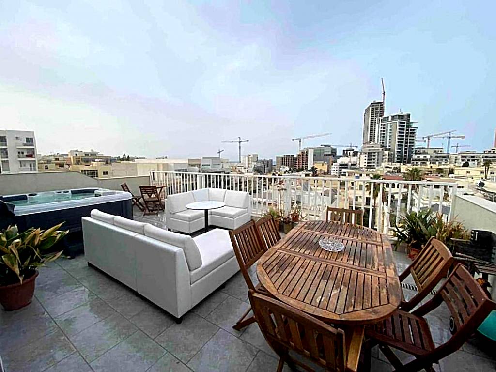 Casa Leon Malta: Suite with Hot Tub