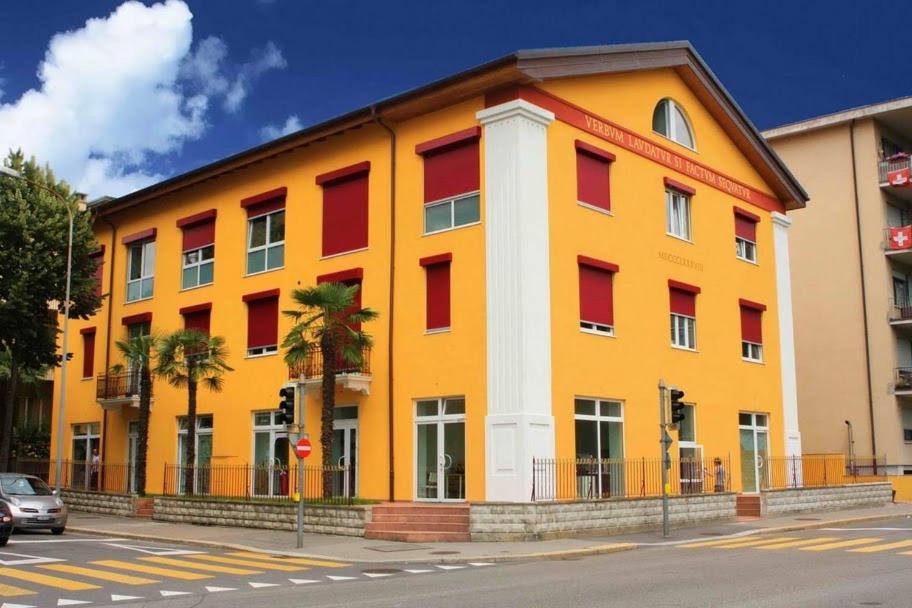GuestHouse University by LR - self check in