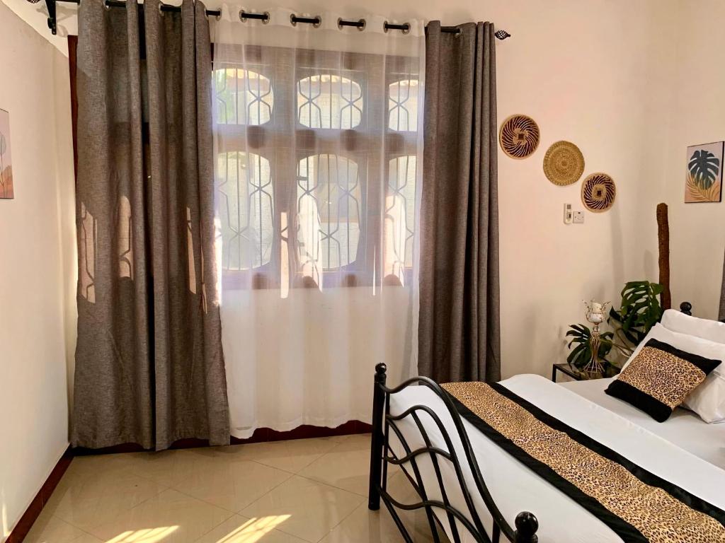 GOLDEN TASTE REST HOUSE