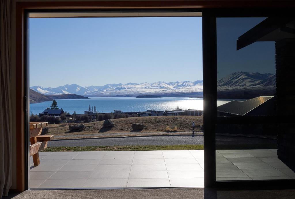 Lake Lodge