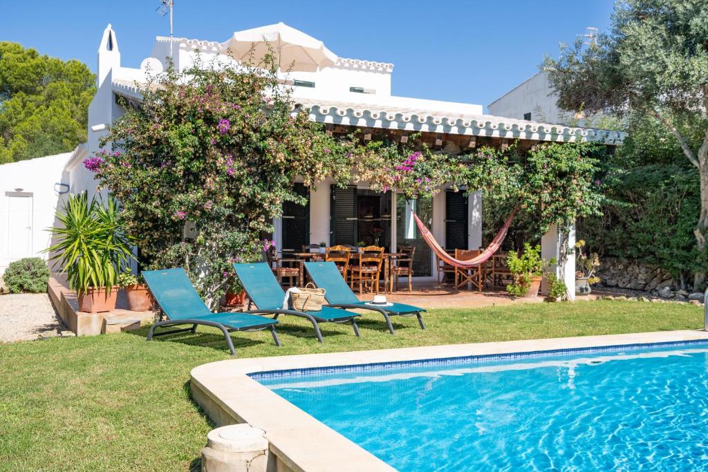 Chalet en Biniancolla con piscina y jardin