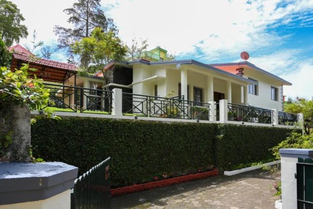LEELA's COUNTRY HOUSE