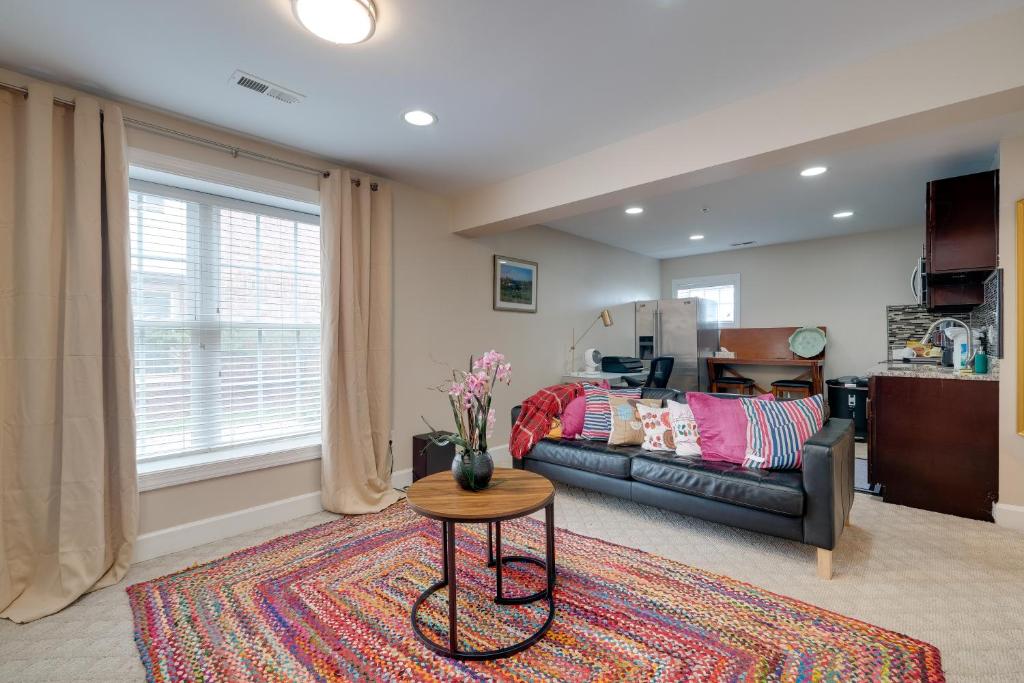 Pet-Friendly Silver Spring Condo with Yard!