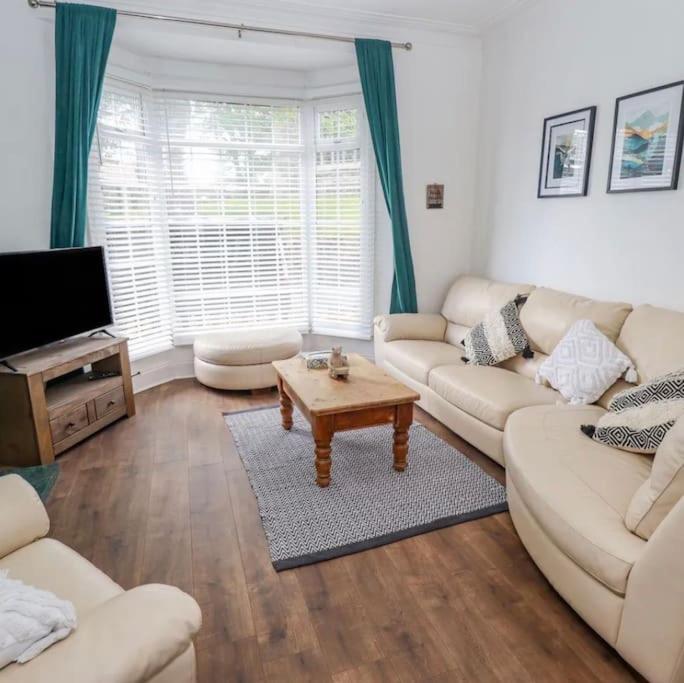 3 Bedroom Charming Cottage Contractors Accommodation