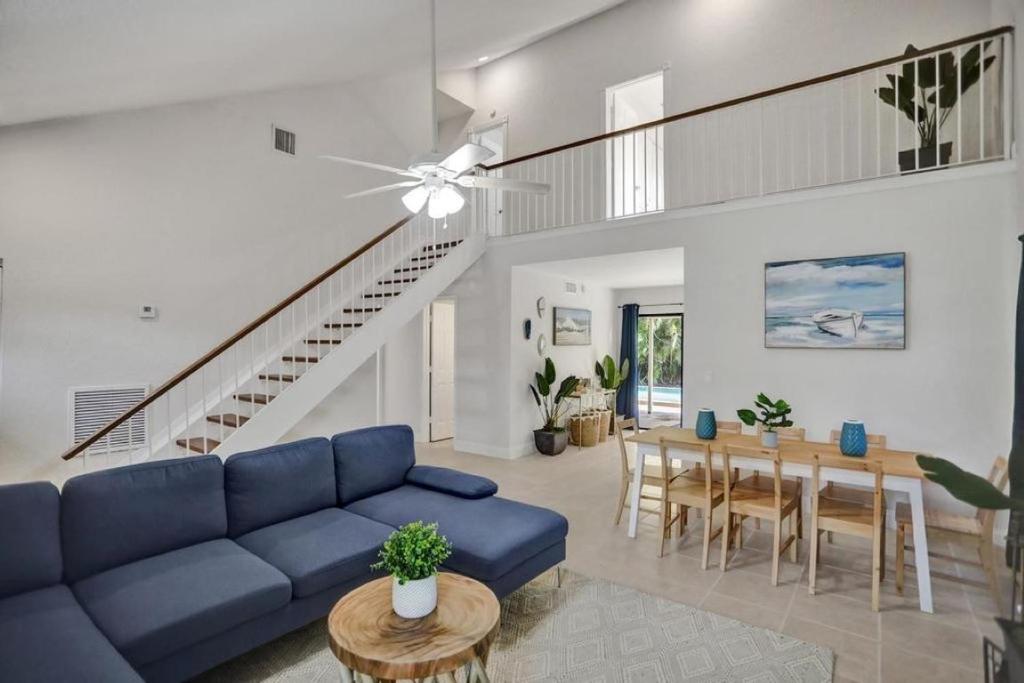 Delray Beach Luxury 3BR House with Pool and Game Room