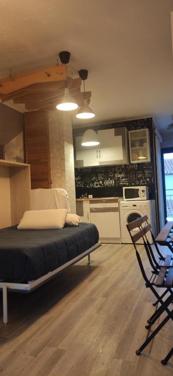 SALTILLO ALTO WHITE STUDIO