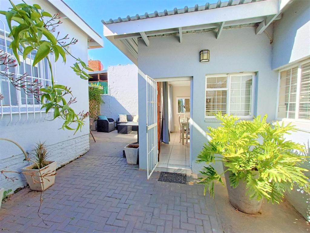 Private Loadshedding free Cottage, Fibre WiFi, Braai, Netflix, Security Deposit applies
