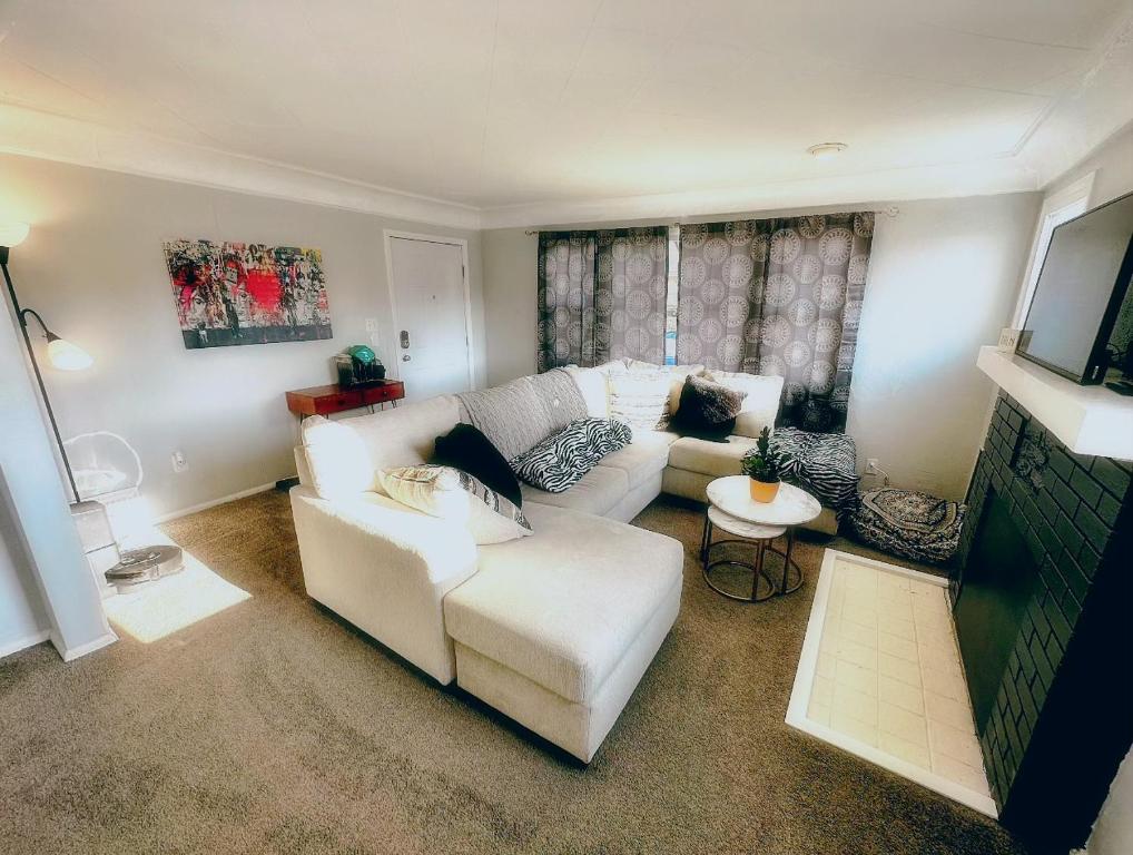 Tacoma Homestay- With Breakfast Included-Private Room