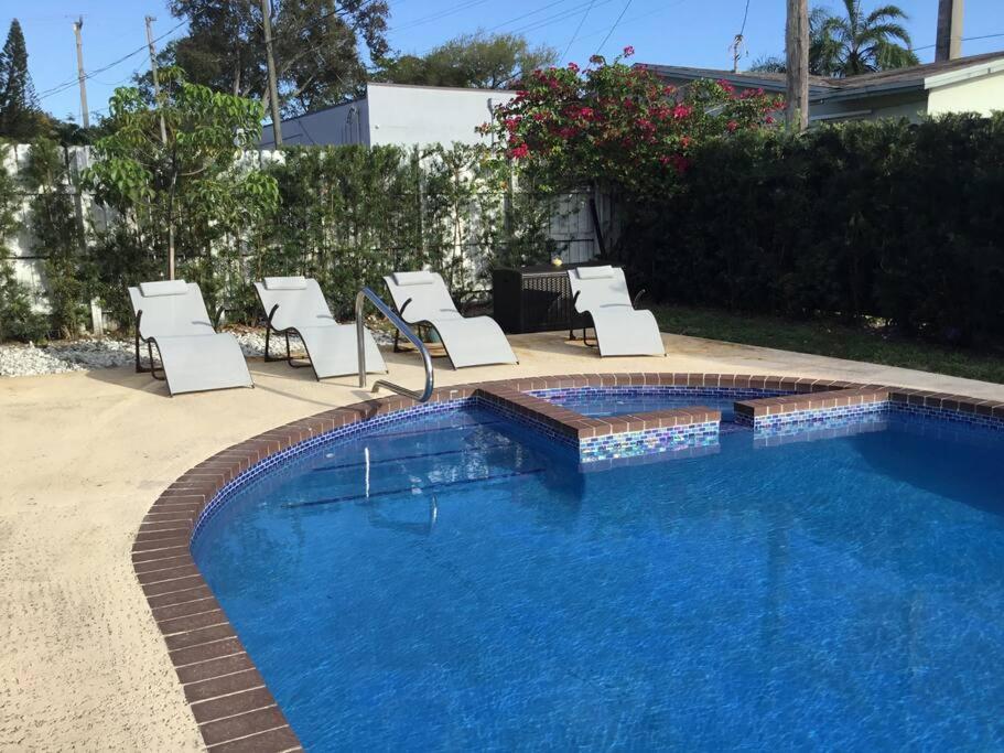 Home with heated pool close to beach and FLL airport