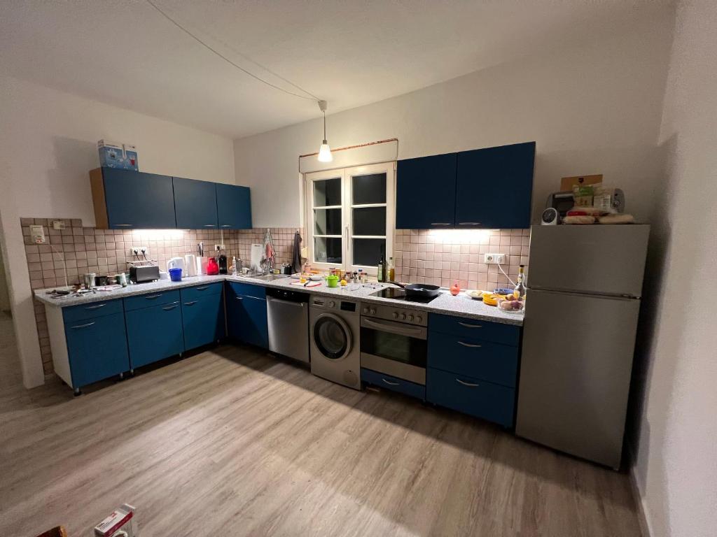 Preiswert übernachten in großer Maisonette-Wohnung by Rabe